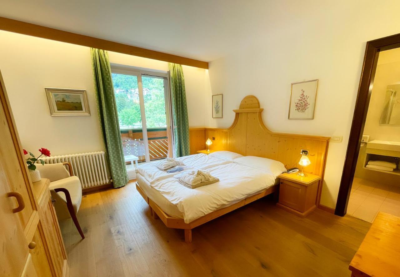 Alledolomiti Boutique Lake Hotel - Adults Friendly Molveno Bagian luar foto