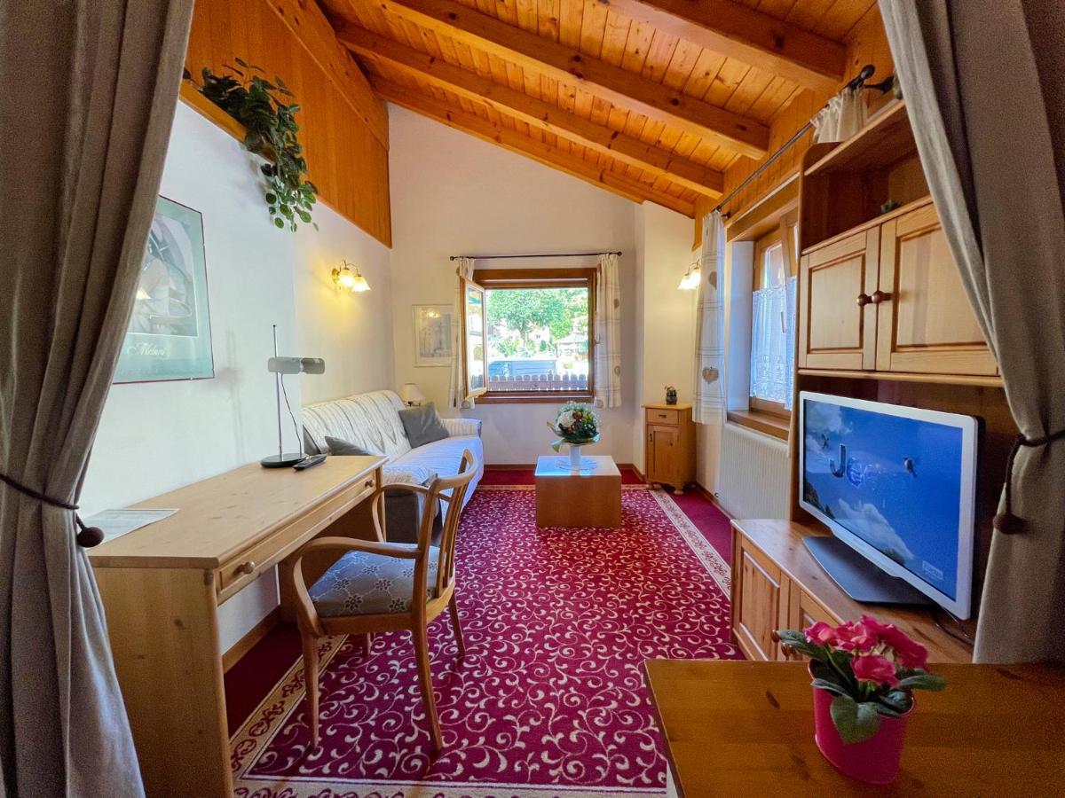Alledolomiti Boutique Lake Hotel - Adults Friendly Molveno Bagian luar foto