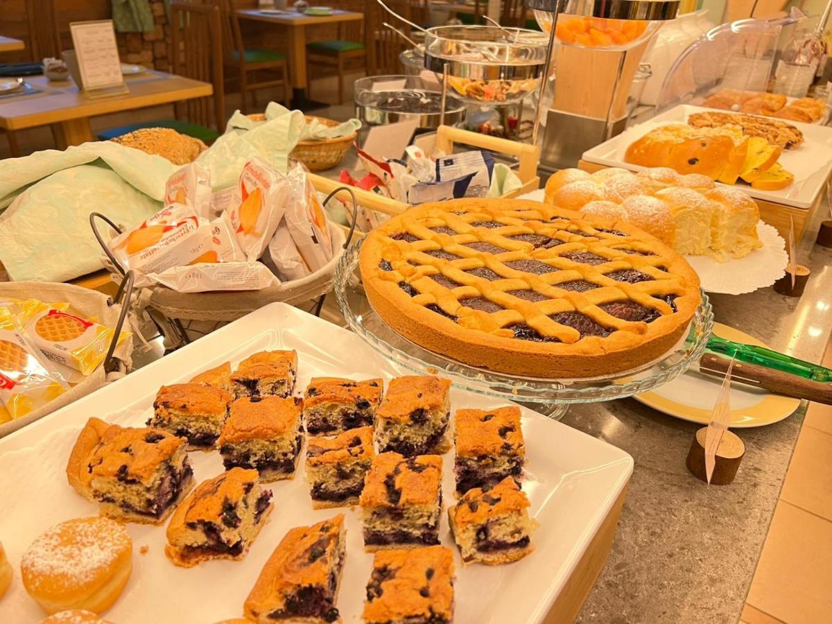Alledolomiti Boutique Lake Hotel - Adults Friendly Molveno Bagian luar foto