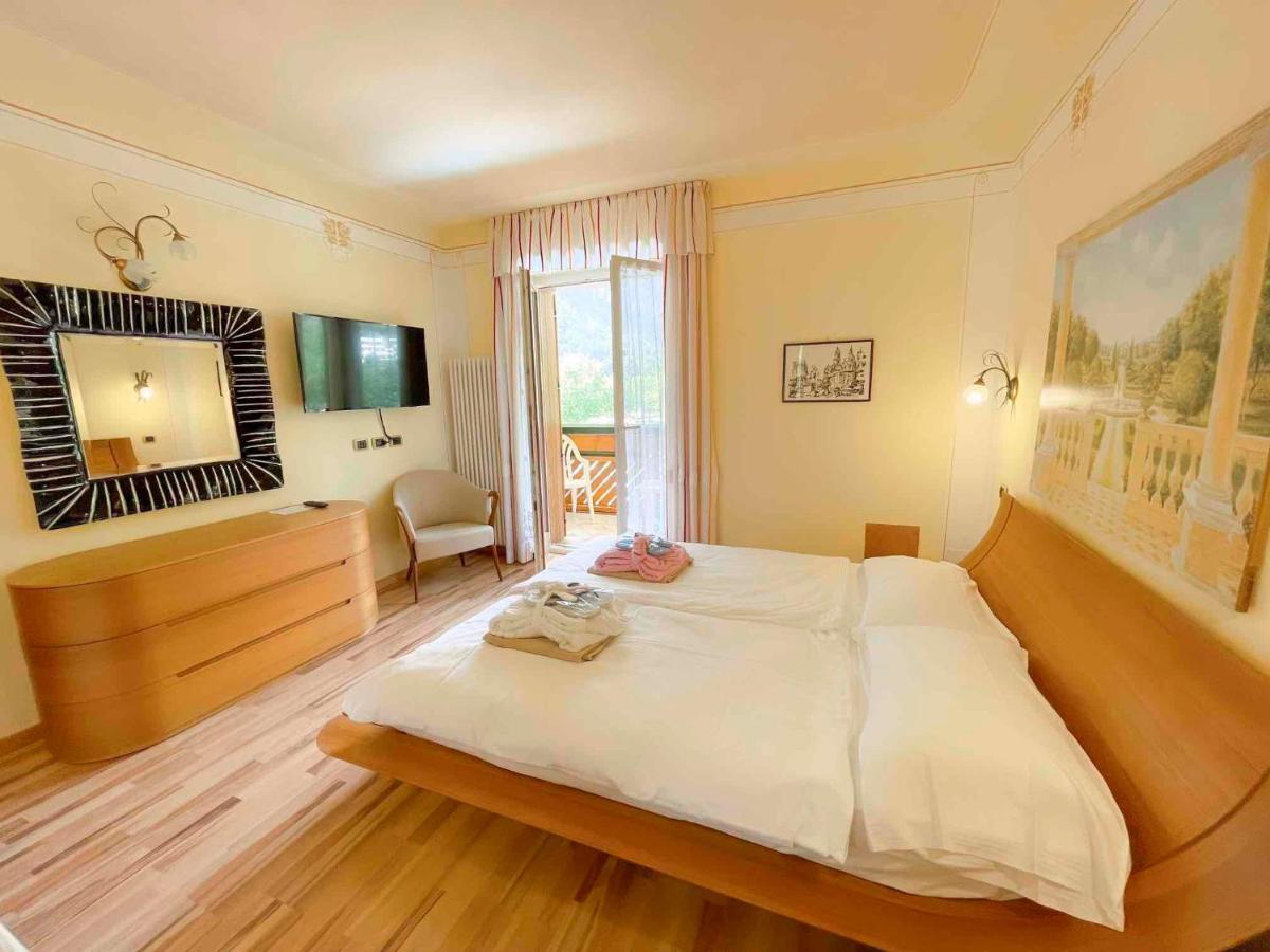 Alledolomiti Boutique Lake Hotel - Adults Friendly Molveno Bagian luar foto