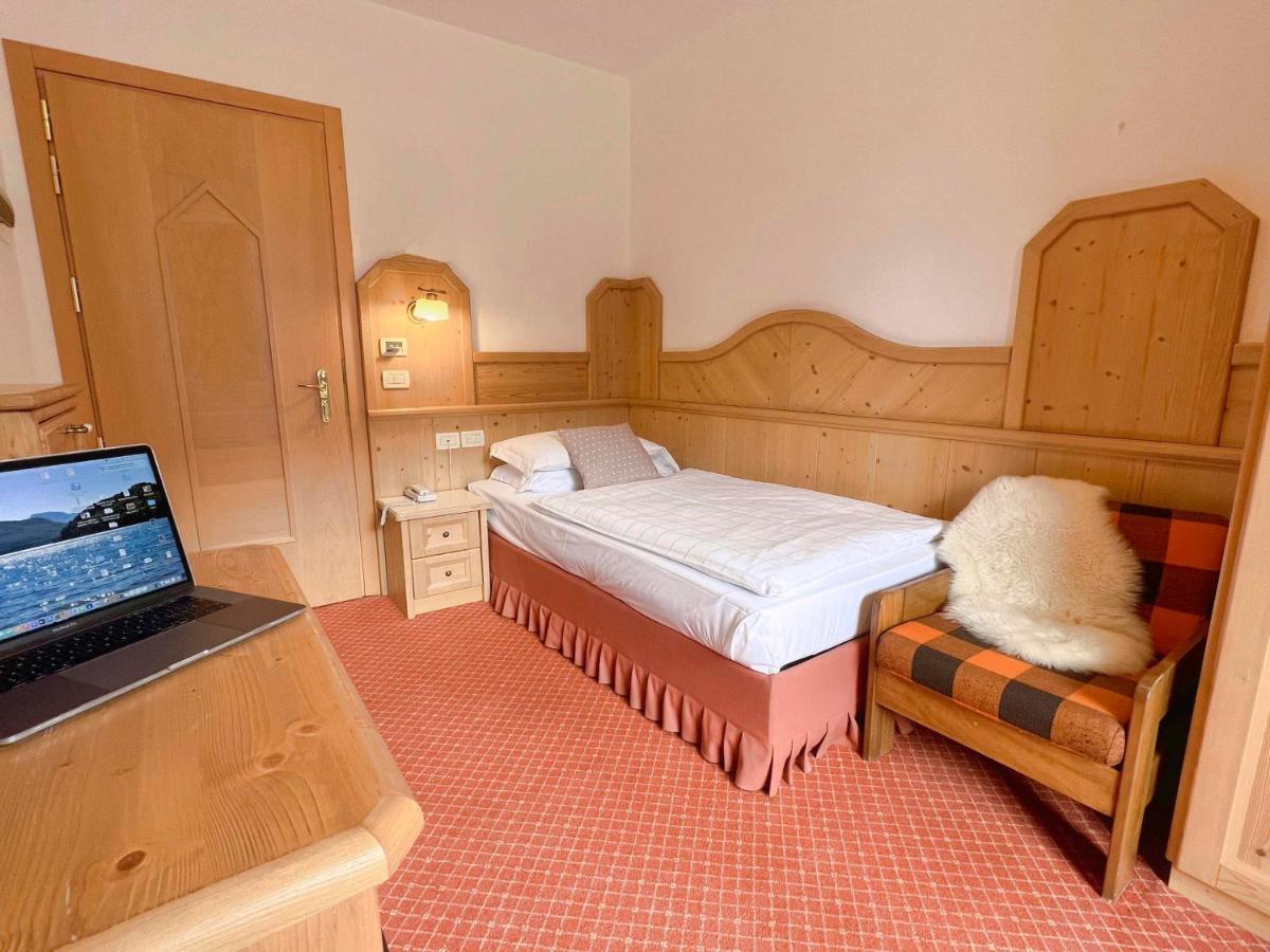 Alledolomiti Boutique Lake Hotel - Adults Friendly Molveno Bagian luar foto