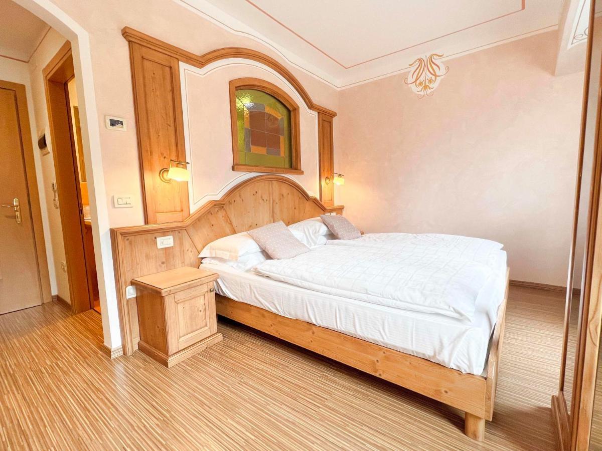 Alledolomiti Boutique Lake Hotel - Adults Friendly Molveno Bagian luar foto