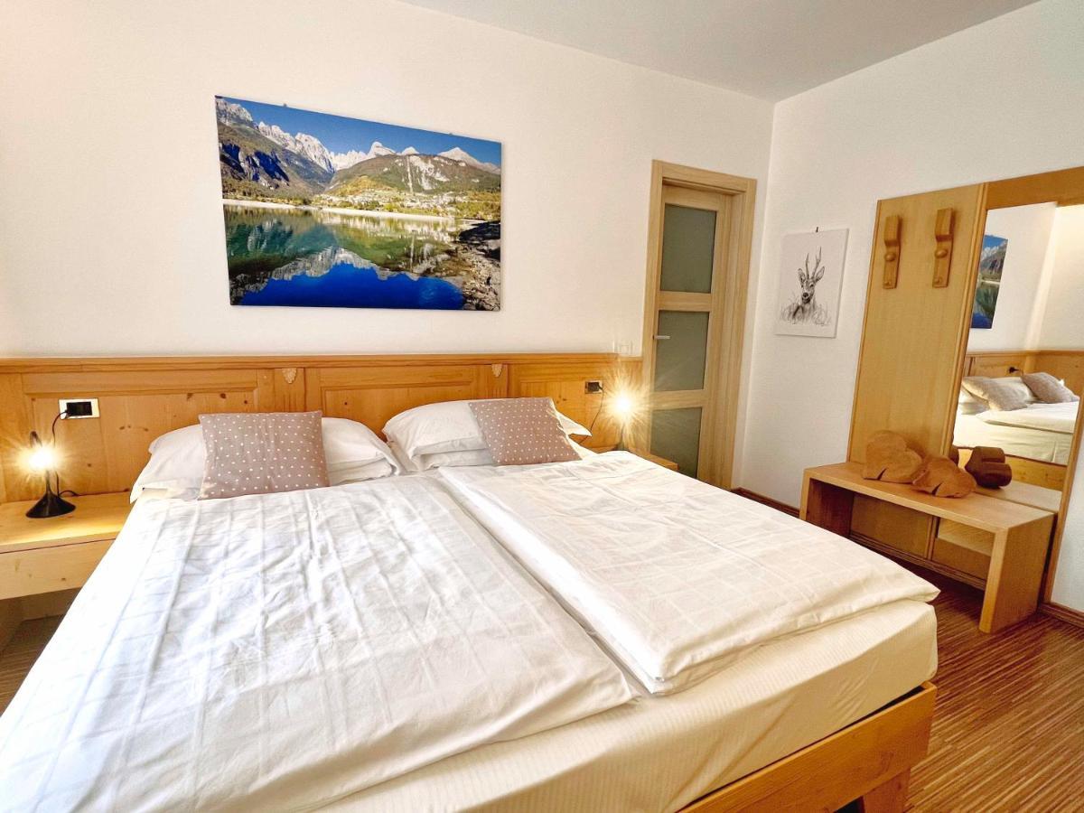 Alledolomiti Boutique Lake Hotel - Adults Friendly Molveno Bagian luar foto