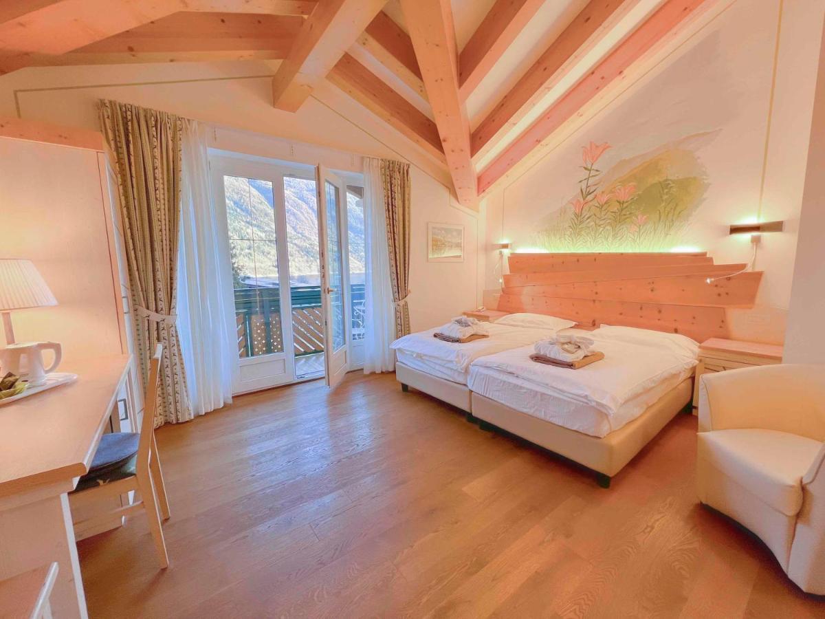 Alledolomiti Boutique Lake Hotel - Adults Friendly Molveno Bagian luar foto