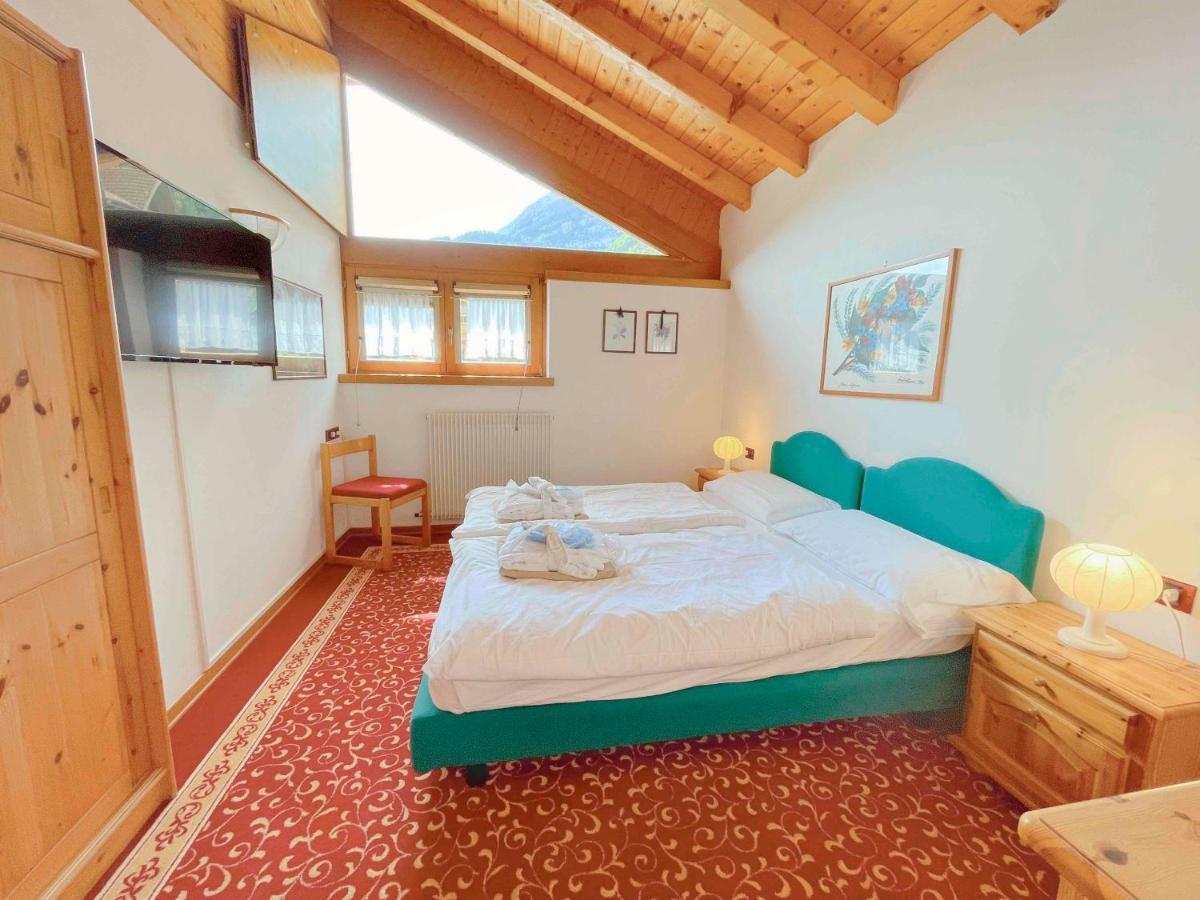 Alledolomiti Boutique Lake Hotel - Adults Friendly Molveno Bagian luar foto