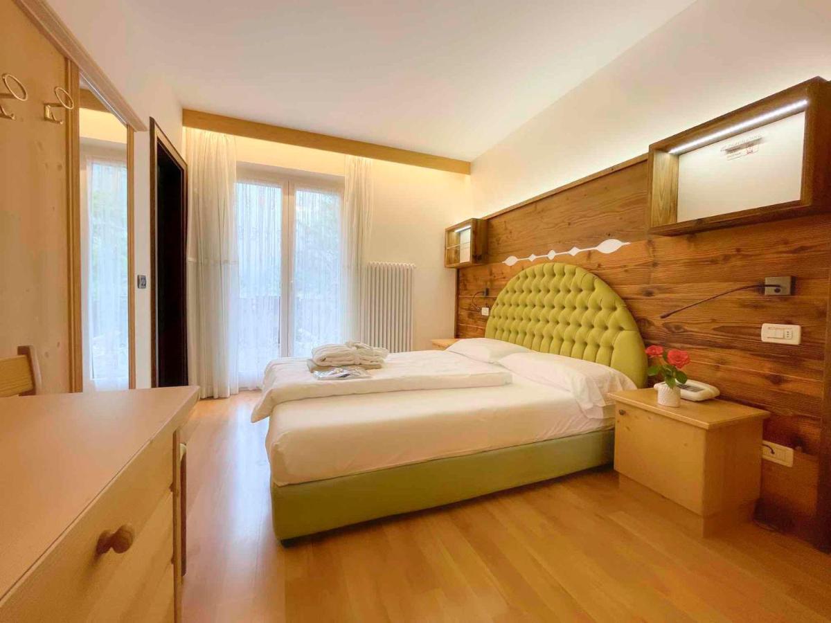 Alledolomiti Boutique Lake Hotel - Adults Friendly Molveno Bagian luar foto
