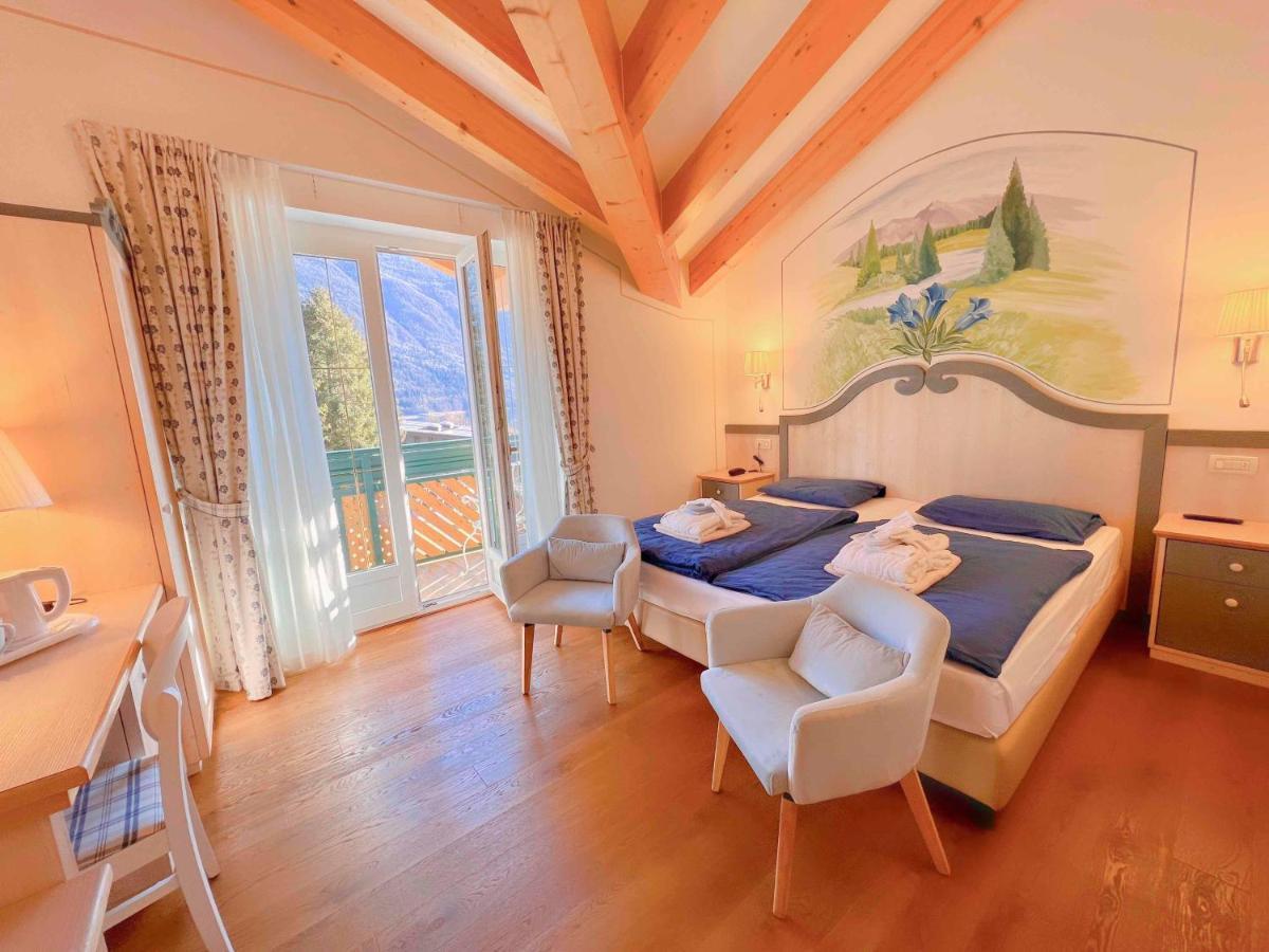 Alledolomiti Boutique Lake Hotel - Adults Friendly Molveno Bagian luar foto