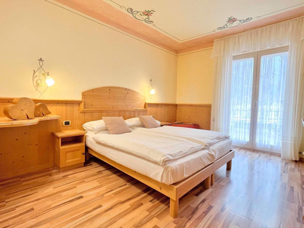 Alledolomiti Boutique Lake Hotel - Adults Friendly Molveno Bagian luar foto